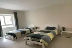 Private room shared bathroom - 2 beds Balluta - Shared Flat, St Julians
