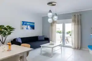 Beachfront Bliss by halu! Spacious vacation house, Nea Skioni