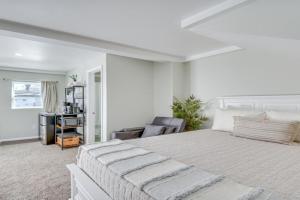 11 Mi to Boardwalk Studio Retreat!, Chesapeake