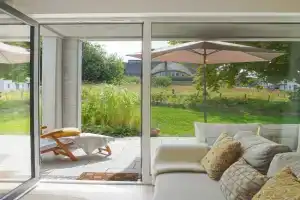 Charmante TOP Ferienwohnung Wippsteert auf Rügen, großer Garten und Sonnen Terrasse am Golf Platz und Nationalpark Jasmund Apartments, Lohme