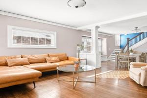 Adorable Broad Ripple Duplex Guest house, Indianapolis