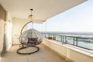 Luxury 3BR Nile View Apartment With Billiards Included, Cairo