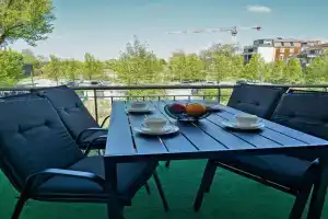 Hogulu - 2 - RAUM - App 26 mit Balkon in der Nähe der Jahrtausendbrücke Apartments, Brandenburg an der Havel