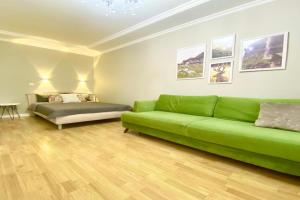 3 rooms, on Kunaeva, Almaty