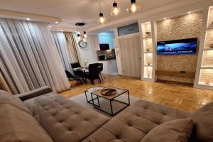 LTL apartments, Kraguyevats