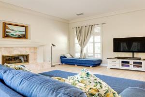 3 Mi to Beach Central and Elegant Home in Guest house, Oceanside