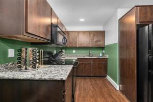 Modern Quirky Apartment Near Medical Center, Houston