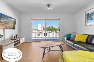 City Haven Modern 2BR Apartment on Carrington St, Adelaide