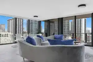 X- Lounge V - High-Rise with Rooftop Pool in Downtown Apart-hotel, Miami