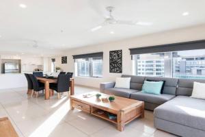 Harbour Hush - Poolside Central Base near Waterfront Apartments, Darwin