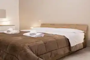 Leonetti Apartments, Carini