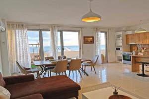 The Salt House - 2BR, First Row, Beachfront, Durres