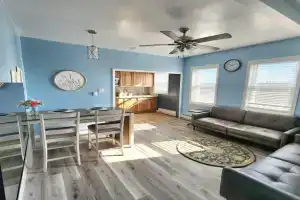 Ocean Rendezview- Steps to Beach & Boardwalk! Guest house, Atlantic City