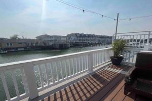 Buoy Bay–Waterfront Luxury in AC | Relax & Unwind! Guest house, Atlantic City