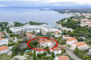 Apartments with a parking space (Krk) - 5456, Malinska