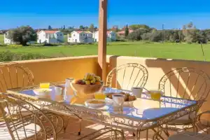 Ampelos Land Apartments, Svoronata