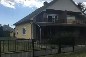 Vikrics Apartman, Balatonmariafurdo