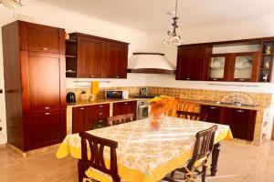 Radames House, Bari