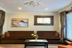 Cozy Suite-Walk to the Falls Apartments, Niagara Falls