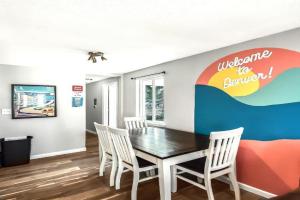 Dog Friendly and Family Sized Home in Perfect for Your Furry Friend Guest house, Denver