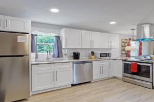 Southwest Charm Spacious Family Home Near Guest house, Denver