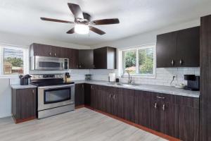 Bright & Spacious Upper Unit with Two Bedrooms in, Denver