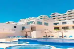 Ocean view condo with balcony hotel zone, Cancun