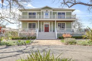 7-Acre Vineyard Idyllic Farmhouse in!, Napa