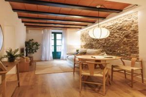 Bravissimo Ballesteries 34, Heart of the Barri Vell Apartments, Girona