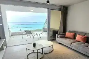 Touch of class Molos Apartments, Limassol