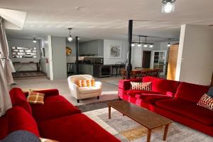 Stylish 2 bed, central city apartment & free park, Dunedin