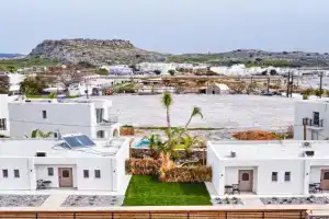 The Azure Suites, Haraki