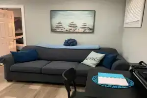 2BR House - Quiet Getaway, Windsor