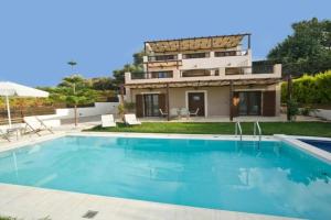 Villa Orsalia with private pool, Adelianos Kampos