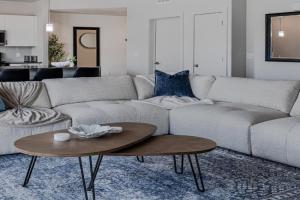 Convention Ctr-Spacious 2BR 2BA-Spa,Pool,Gym,Pkg Apartments, Salt Lake City