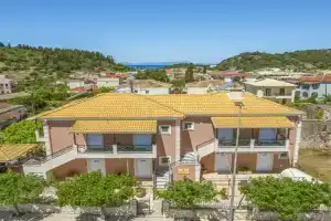 Sorelle Studios, Sivota