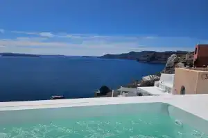 Phaos Suites, Oia