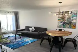 The FIVE Apartments, Montreal