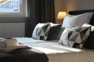 R B Apartment Duo - perfekt für Monteure - Küchenzeile - Smart TV - Bad mit Toilette und Dusche auf dem Flur gegenüber des Zimmers zur Alleinnutzung, Hamburg