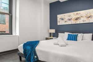 CozySuites Stunning 1BR in Downtown Pitts #21, Pittsburgh