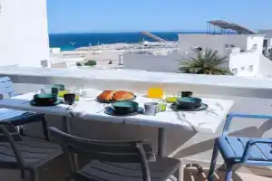 Duplex terrasse vue mer et ville, Pieds dans l'eau Apartments, Monastir