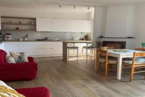 N296 - Numana, trilocale con giardino e posto auto Apartments, Sirolo