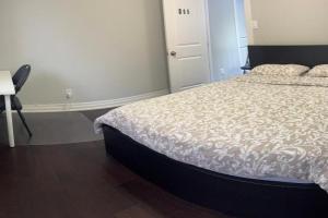 Private Single Bedroom in City Centre Q66, Mississauga