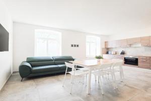 Tolstov Apartments - 2 Schlafzimmer - Sofa - Küche - Waschmaschine - 20 Min to Messe DUS, Willich