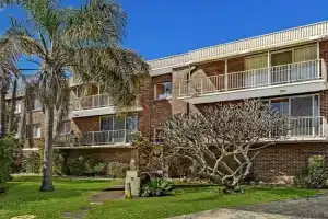 Cul-de-Sac Cove, Unit 4 Apartments, The Entrance