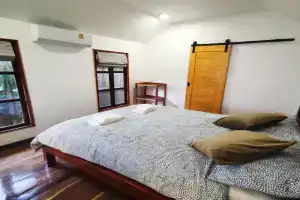 TipThong Hut Hotel, Samet Island