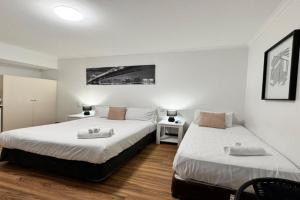 city staycation studio with 2 beds, Adelaide