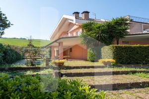 Homiday - Villino Dei Poeti Apartments, Pineto