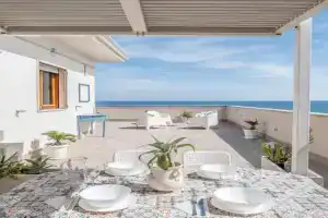 Amazing Apartment In With Wifi, Pozzallo