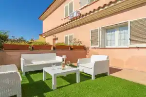 Apartment with garden, Olbia